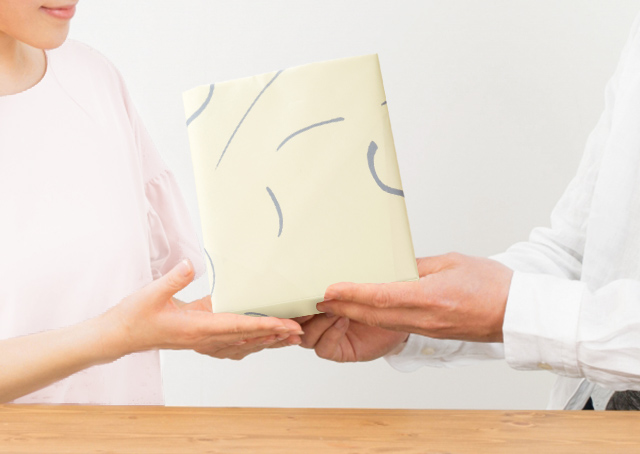 知っていますか 菓子折り の意味と正しい渡し方 ギフトの教科書 お中元 お歳暮や年間イベント 手土産のポイントがわかる ギフトの教科書 お中元 お歳暮や年間イベント 手土産のポイントがわかる 知っていますか 菓子折り の意味と正しい渡し方 ギフトの教科書 お中元 お歳暮や年間イベント 手土産のポイントがわかる ギフトの教科書 お中元 お歳暮や年間イベント 手土産のポイントがわかる